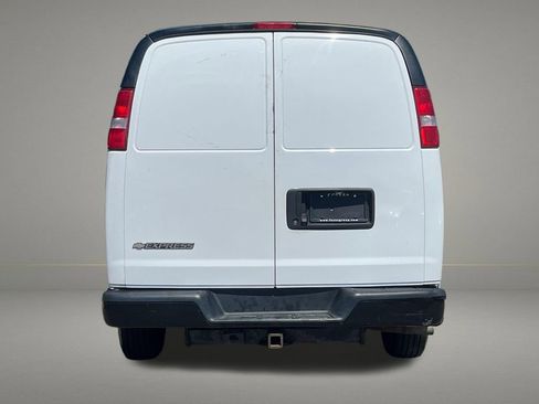Used 2020 Chevrolet Express 3500 Extended w/ Driver Convenience Package RWD image 4