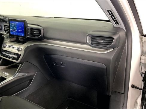 Used 2022 Ford Explorer XLT w/ Equipment Group 202A RWD image 21