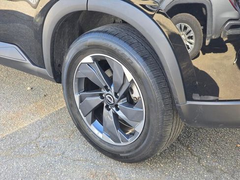 Used 2025 Nissan Rogue SV image 19