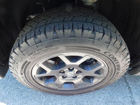 Certified 2024 Honda Pilot TrailSport image 8