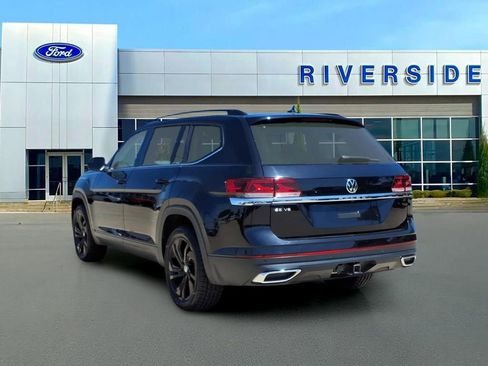Used 2023 Volkswagen Atlas SE w/ Black Wheel Package FWD image 5