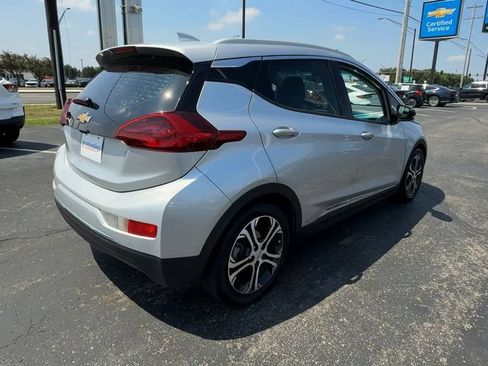 Used 2020 Chevrolet Bolt Premier w/ Infotainment Package FWD image 8