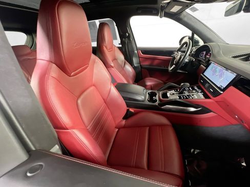 Used 2020 Porsche Cayenne Turbo image 27