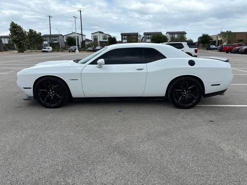 Used 2022 Dodge Challenger R/T w/ Blacktop Package RWD image 2