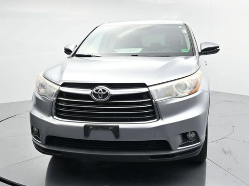 Used 2016 Toyota Highlander Plus AWD/4WD image 3