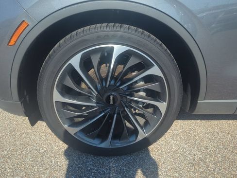 Used 2025 Lincoln Aviator Reserve w/ Equipment Group 201A AWD/4WD image 13