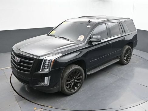 Used 2020 Cadillac Escalade Luxury w/ Escalade Sport Edition AWD/4WD image 41
