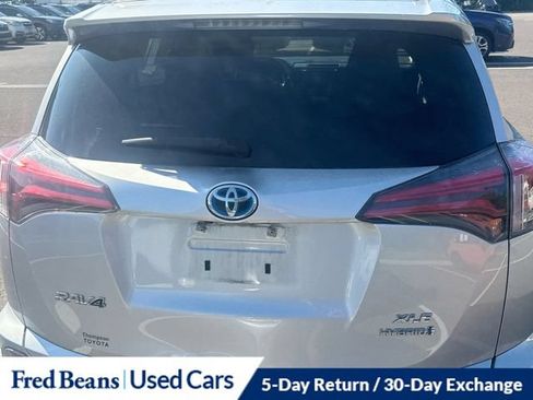 Used 2016 Toyota RAV4 XLE w/ Convenience Package AWD/4WD image 8