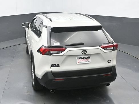 Used 2022 Toyota RAV4 XLE Premium AWD/4WD image 31