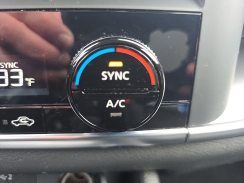 Used 2024 Nissan Rogue SV image 29