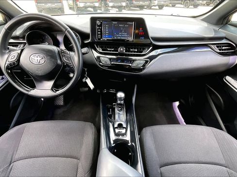 Used 2018 Toyota C-HR XLE image 15