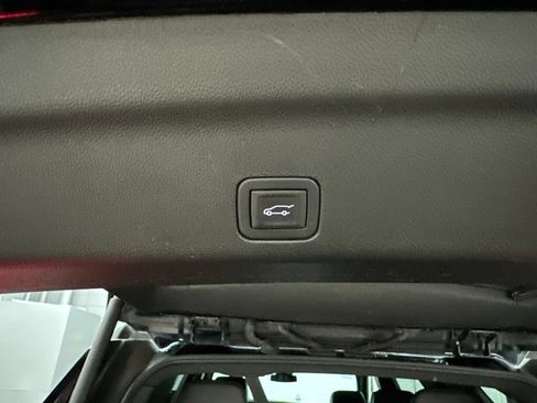 Used 2023 GMC Yukon Denali AWD/4WD image 38