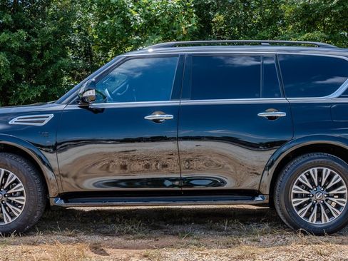 Used 2022 Nissan Armada SL w/ Midnight Edition Package RWD image 2