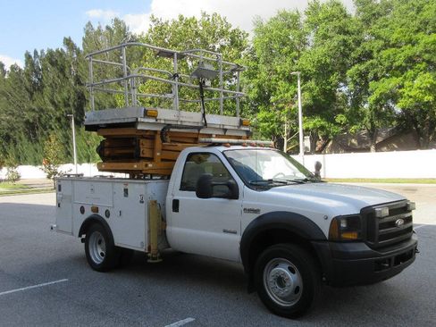 Used 2007 Ford F550 2WD Regular Cab Super Duty image 7