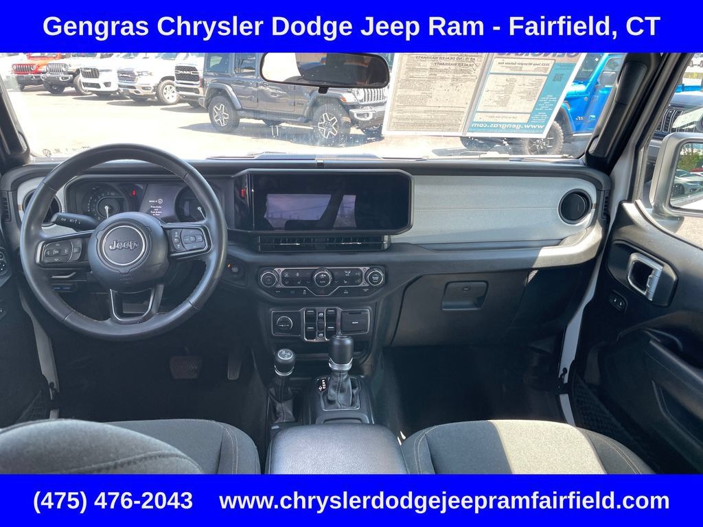 Certified 2024 Jeep Wrangler Unlimited w/ Convenience Group AWD/4WD image 54