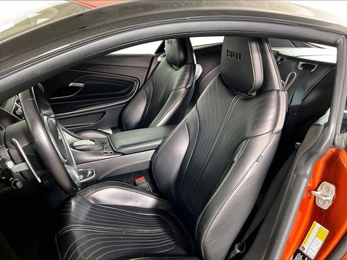 Used 2017 Aston Martin DB11 V12 RWD image 5