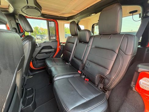 Used 2018 Jeep Wrangler Unlimited Sahara AWD/4WD image 25