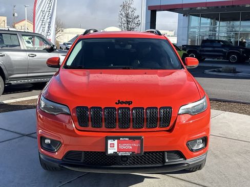 Used 2021 Jeep Cherokee Latitude Plus image 3