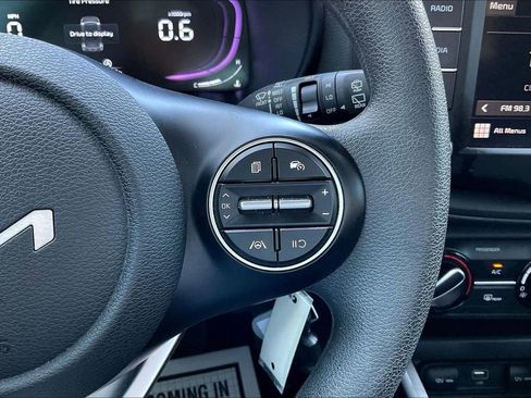 Used 2025 Kia Soul LX w/ LX Technology Package image 12