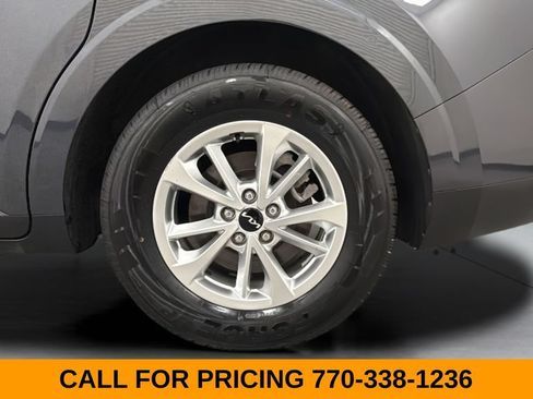 Used 2023 Kia Carnival LX FWD image 29