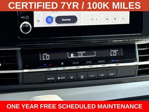 Used 2025 Toyota Sienna LE FWD image 21