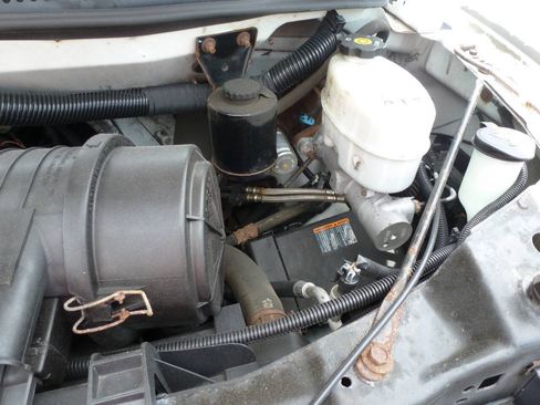 Used 2013 Chevrolet Express 2500 RWD image 26
