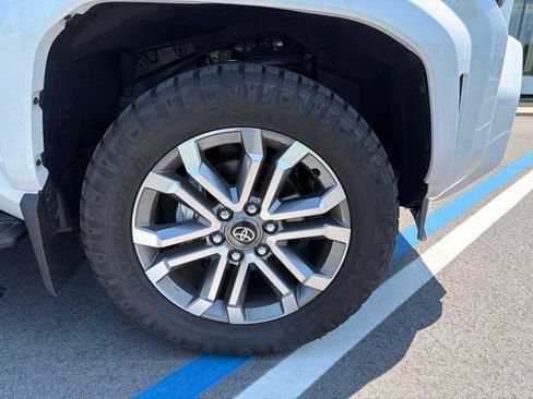 Used 2026 Toyota 4Runner Limited AWD/4WD image 28