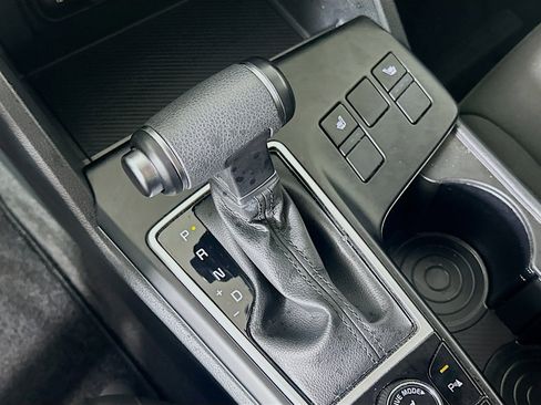 Used 2025 Kia Sportage LX image 23