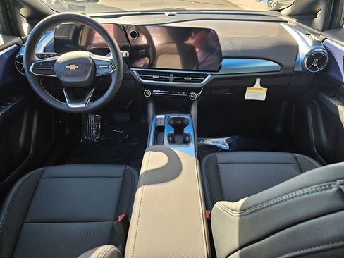 New 2026 Chevrolet Equinox EV LT image 17