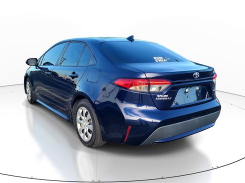 Certified 2022 Toyota Corolla LE FWD image 5
