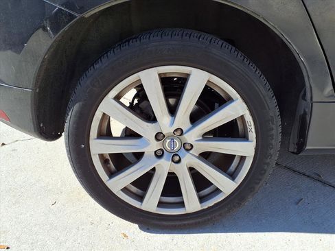 Used 2017 Volvo XC60 T5 Inscription w/ Preferred Option Package image 8