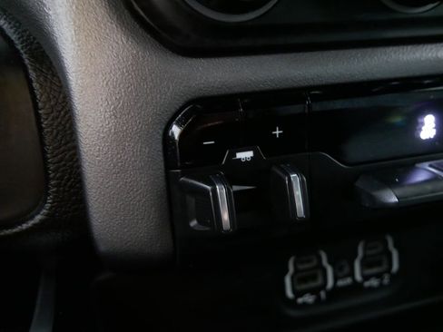 Used 2023 RAM 1500 Big Horn AWD/4WD image 30