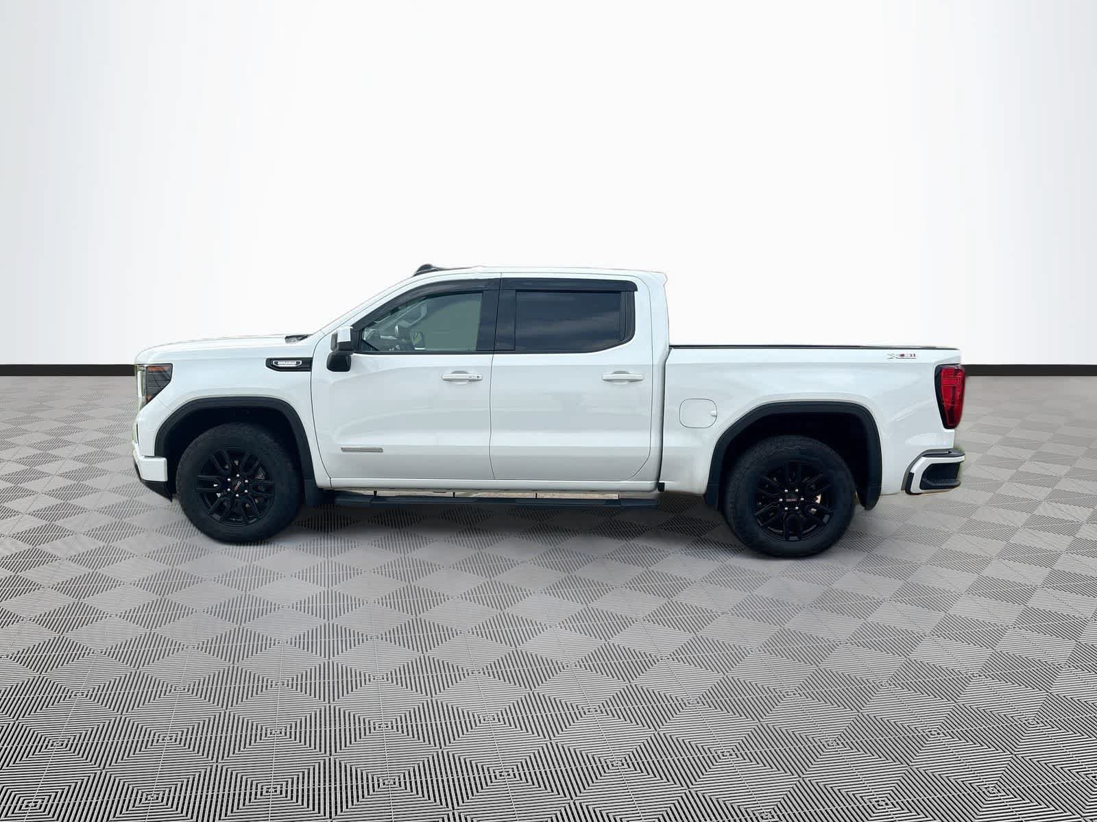 Used 2025 GMC Sierra 1500 Elevation w/ Preferred Package AWD/4WD image 8