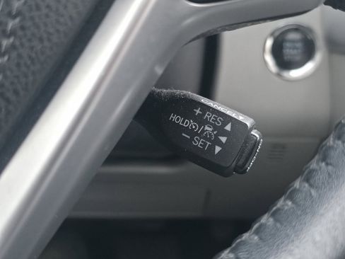 Used 2017 Toyota Highlander Limited image 40