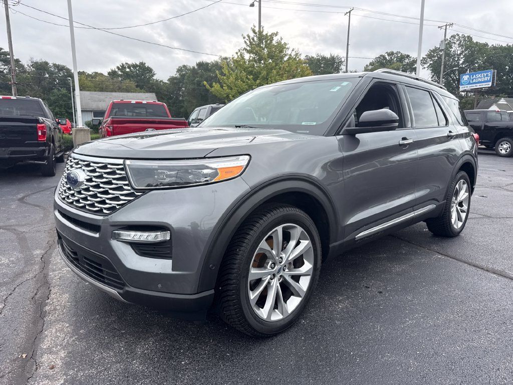 Used 2021 Ford Explorer Platinum w/ Equipment Group 601A AWD/4WD image 2