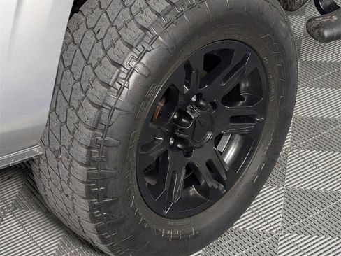 Used 2020 Toyota Tacoma SR image 7