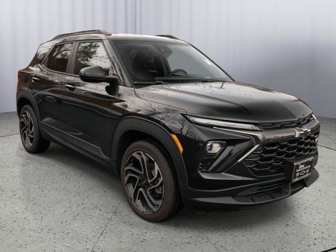 Used 2025 Chevrolet TrailBlazer RS w/ Convenience Package image 1