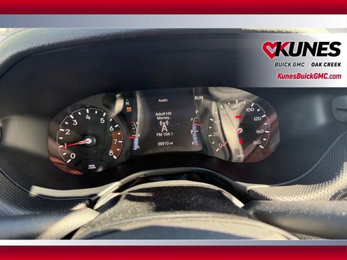 Used 2025 Jeep Compass Trailhawk AWD/4WD image 17