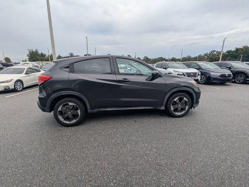 Used 2018 Honda HR-V EX image 2