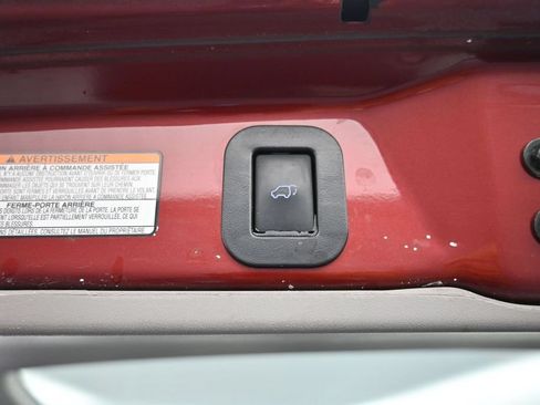 Used 2017 Toyota Sienna SE FWD image 24