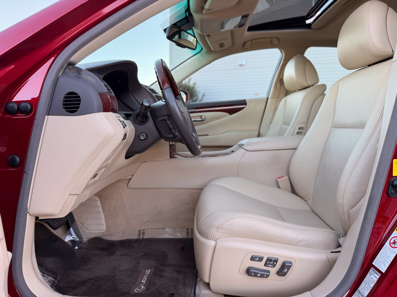 Used 2011 Lexus LS 460 AWD w/ Luxury Value Edition image 25