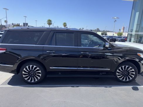 Used 2023 Lincoln Navigator L Black Label image 5