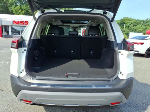 Used 2023 Nissan Rogue SV w/ SV Premium B Package AWD/4WD image 16