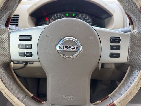 Used 2015 Nissan Frontier SV image 19