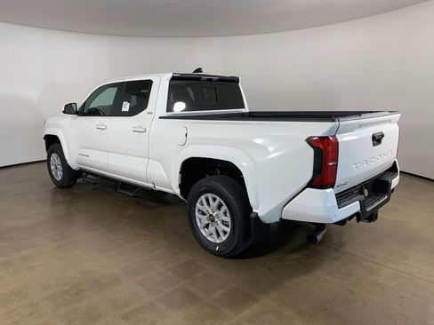 New 2026 Toyota Tacoma SR5 AWD/4WD image 12