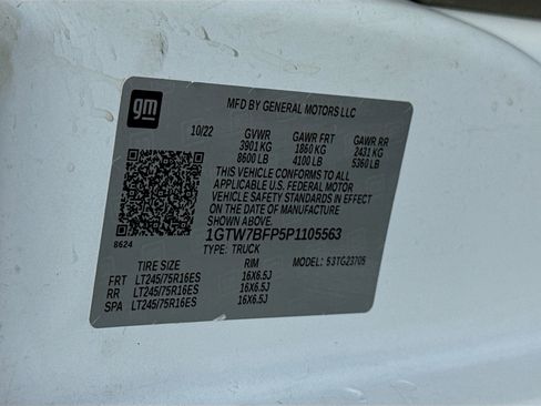 Used 2023 GMC Savana 2500 Extended w/ Driver Convenience Package image 33