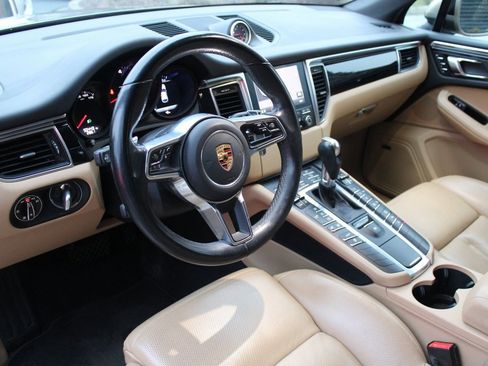 Used 2018 Porsche Macan image 4