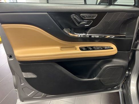 Used 2022 Lincoln Corsair Grand Touring image 9