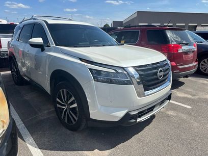 Used 2024 Nissan Pathfinder Platinum w/ Cargo Package
