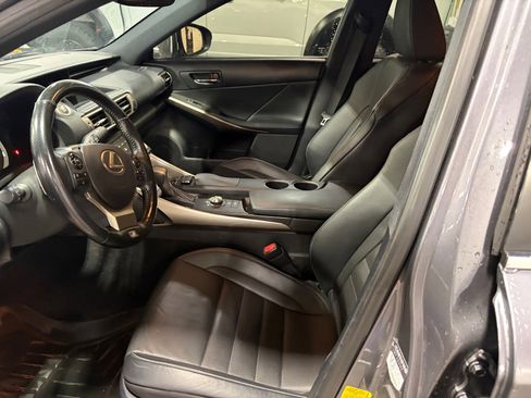 Used 2016 Lexus IS 350 image 9